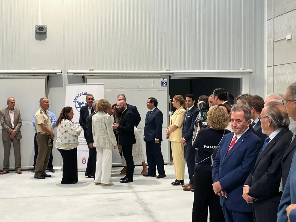 Visita de la Reina Sof&iacute;a al Banco de Alimentos de Ceuta