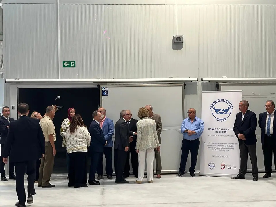 Visita de la Reina Sof&iacute;a al Banco de Alimentos de Ceuta