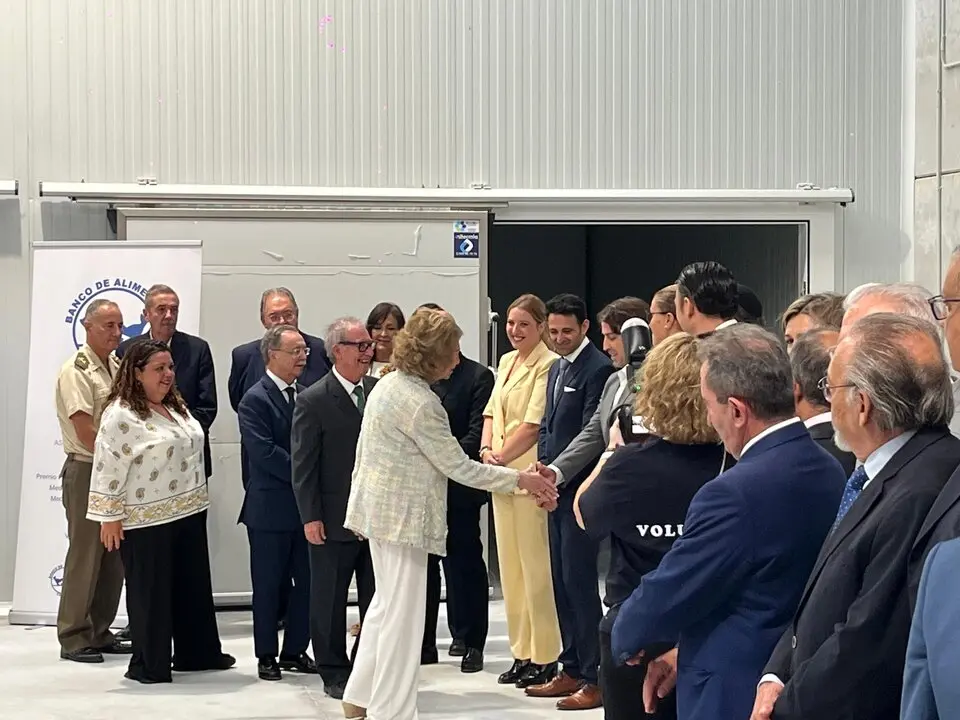 Visita de la Reina Sof&iacute;a al Banco de Alimentos de Ceuta