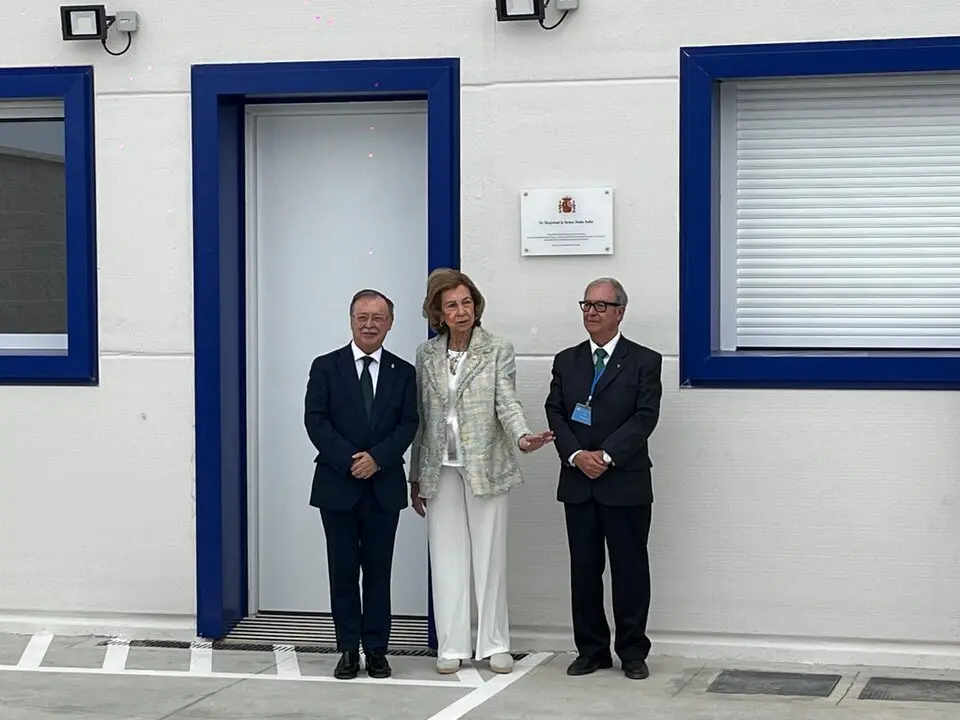 Visita de la Reina Sof&iacute;a al Banco de Alimentos de Ceuta