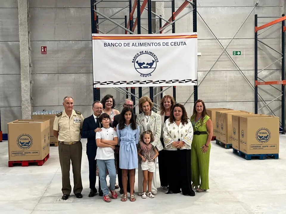 Visita de la Reina Sof&iacute;a al Banco de Alimentos de Ceuta