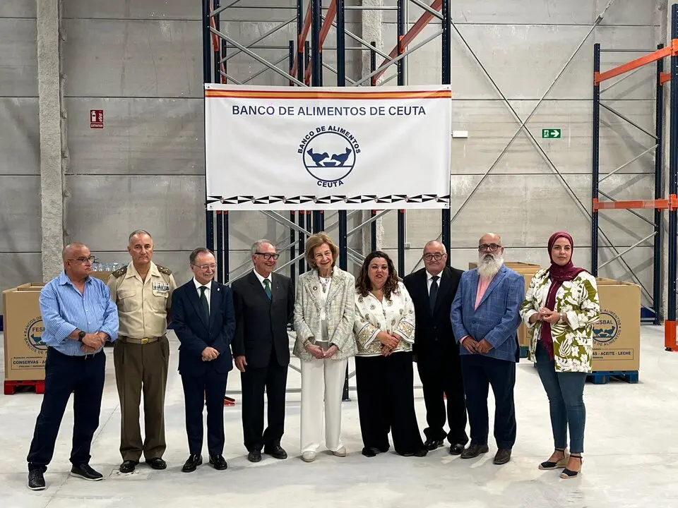 Visita de la Reina Sof&iacute;a al Banco de Alimentos de Ceuta