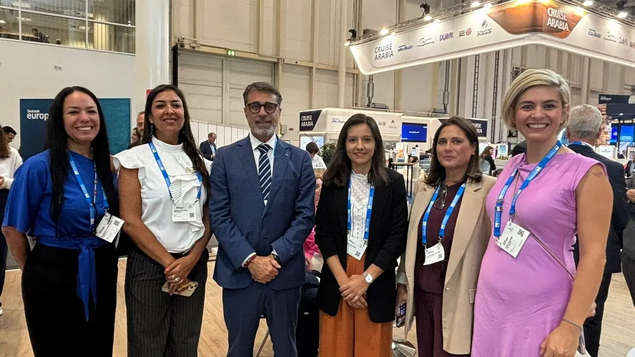 EL PUERTO Y TURISMO DE CEUTA BUSCAN AMPLIAR
SU PRESENCIA EN EL MERCADO DE CRUCEROS EN
LA SEATRADE EUROPE 2025