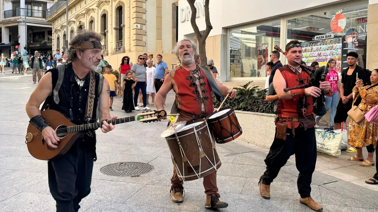 Pasacalles e inauguraci&oacute;n del Mercado Medieval / E. Arteaga