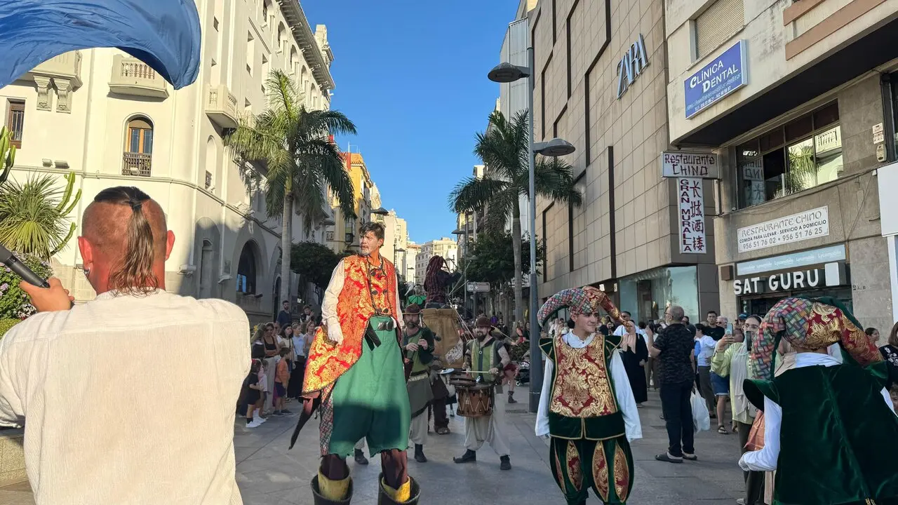 Pasacalles e inauguraci&oacute;n del Mercado Medieval / E. Arteaga