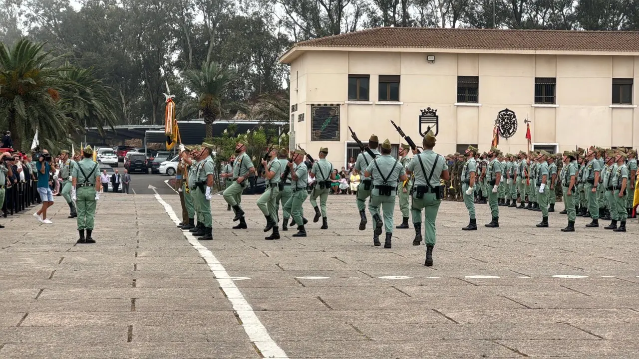 D&iacute;a de la Legi&oacute;n, 105 aniversario / E. Arteaga