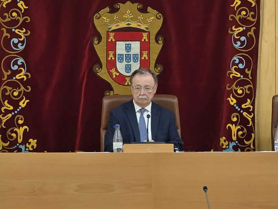  Juan Vivas durante la sesi&oacute;n plenaria. 