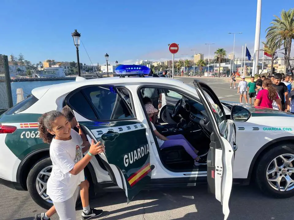 Exhibici&oacute;n de medios de la Guardia Civil en el Muelle Espa&ntilde;a./ J.A. Gonz&aacute;lez