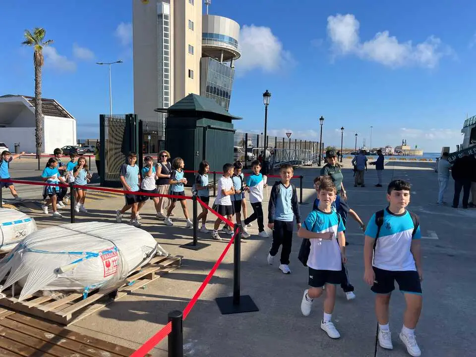 Exhibici&oacute;n de medios de la Guardia Civil en el Muelle Espa&ntilde;a./ J.A. Gonz&aacute;lez