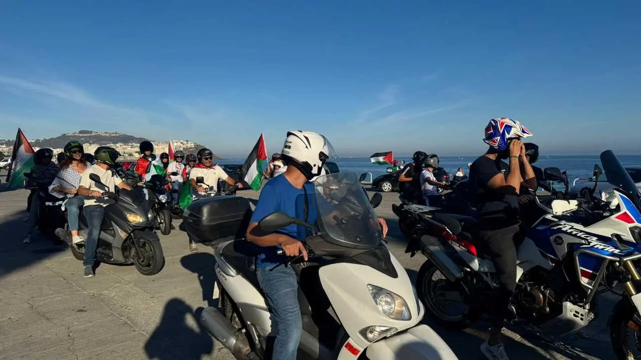 Concentraci&oacute;n motera por Palestina / E. Arteaga