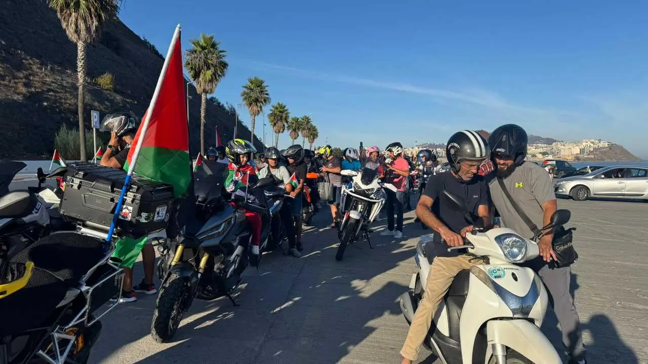 Concentraci&oacute;n motera por Palestina / E. Arteaga