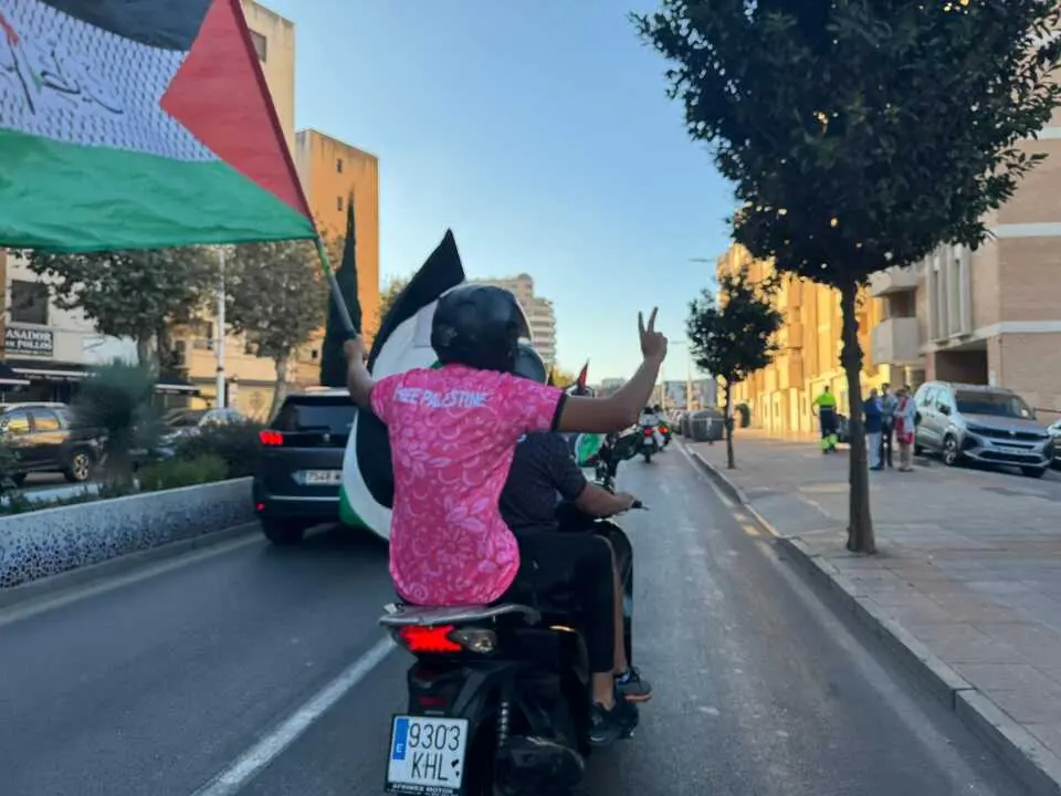 Concentraci&oacute;n motera por Palestina / E. Arteaga
