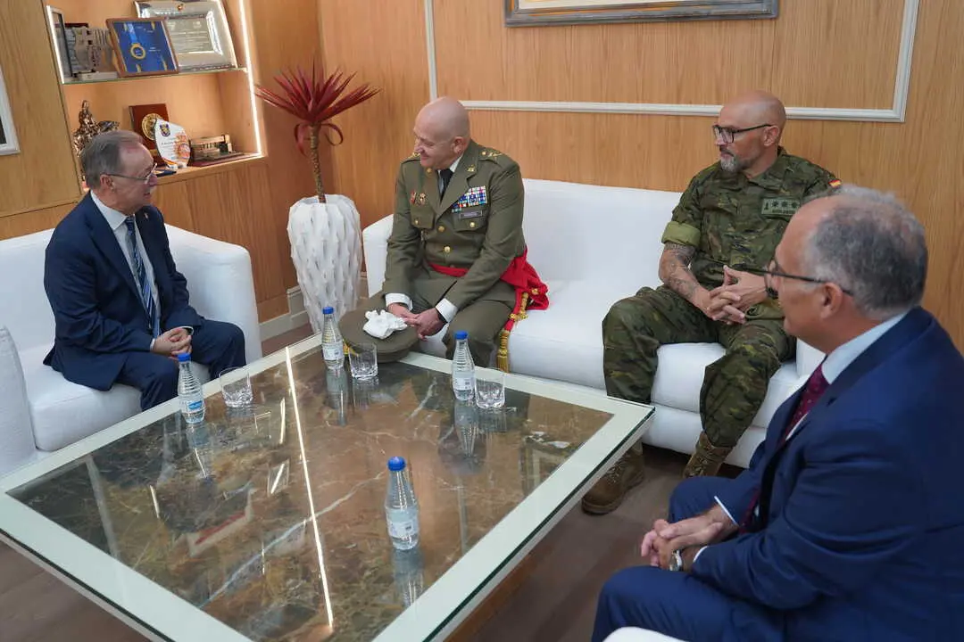 Vivas recibe al segundo comandante general de ceuta