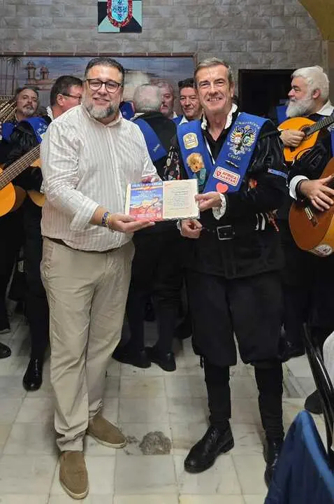 La Cuarentuna caballa celebra el D&iacute;a de la Hispanidad en la Casa Regional de Ceuta en Melilla / Casa de Ceuta en Melilla