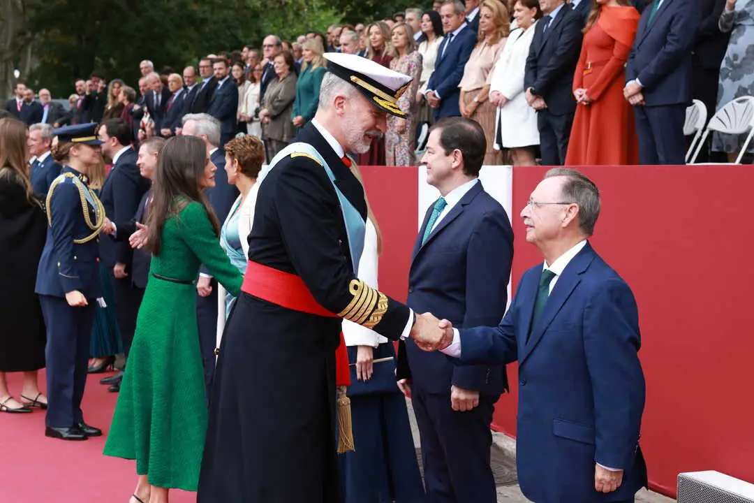 Vivas y su Majestad el Rey Felipe VI en el acto de la Festividad Nacional 12 de octubre 2025 / La Ciudad
