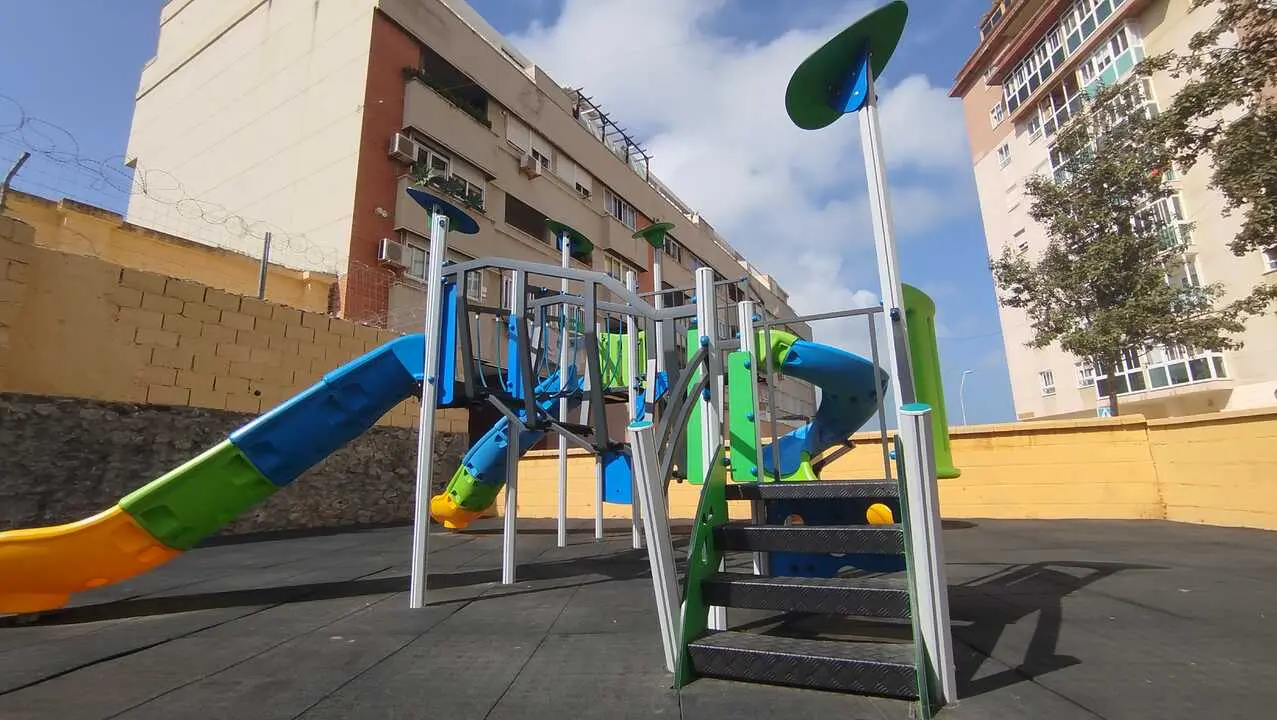 Parque infantil en Parques de Ceuta / S. I.