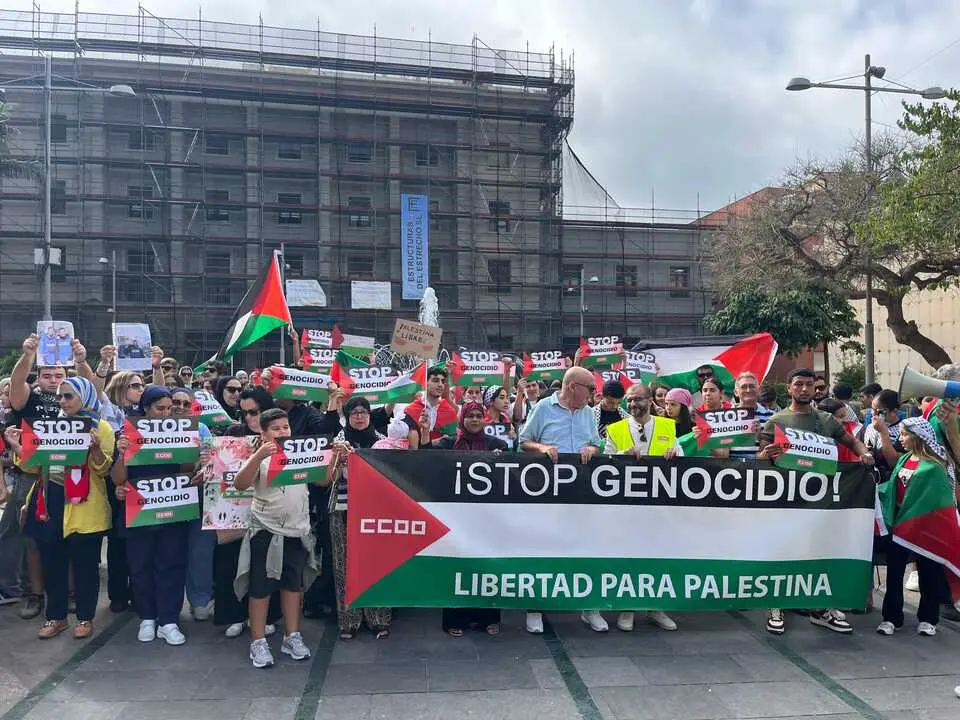 Concentraci&oacute;n en la Plaza de los Reyes por el pueblo palestino./ J.A. Gonz&aacute;lez