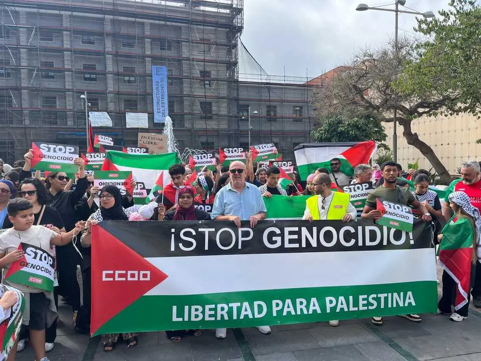 Concentraci&oacute;n en la Plaza de los Reyes por el pueblo palestino./ J.A. Gonz&aacute;lez