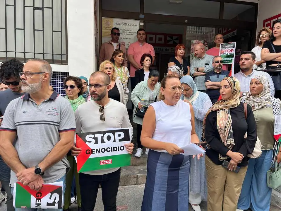 Concentraci&oacute;n en la Plaza de los Reyes por el pueblo palestino./ J.A. Gonz&aacute;lez