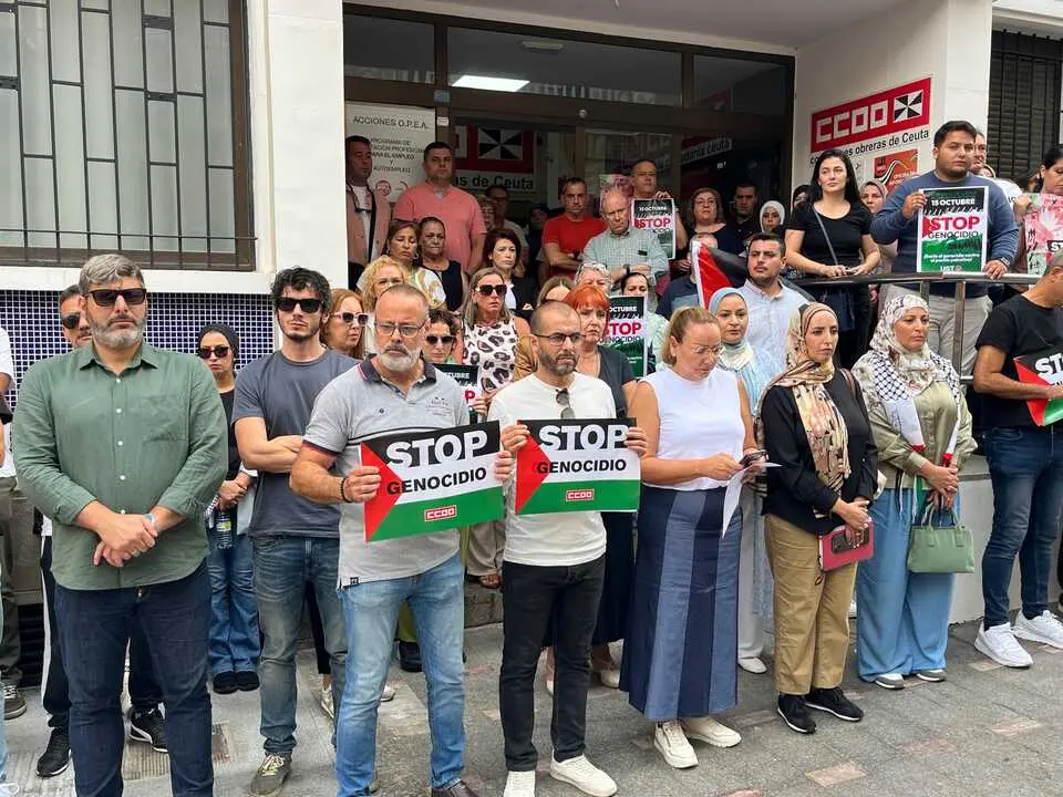 Concentraci&oacute;n en la Plaza de los Reyes por el pueblo palestino./ J.A. Gonz&aacute;lez