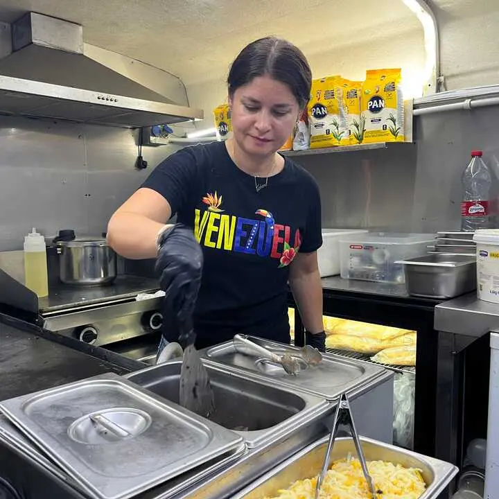 Food Truck 'Sabores del mundo'./ J.A. Gonz&aacute;lez