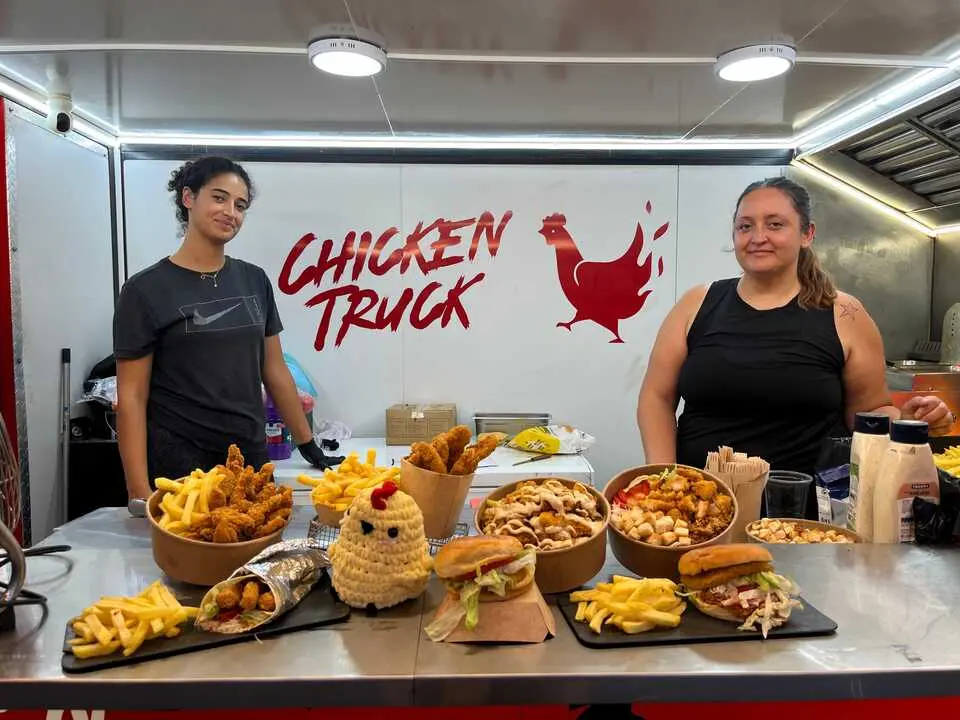 Food Truck 'Sabores del mundo'./ J.A. Gonz&aacute;lez