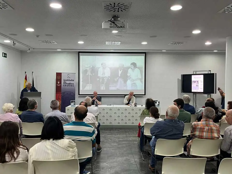 Presentaci&oacute;n de "Barlovento" en la 'Adolfo Su&aacute;rez./ J.A. Gonz&aacute;lez
