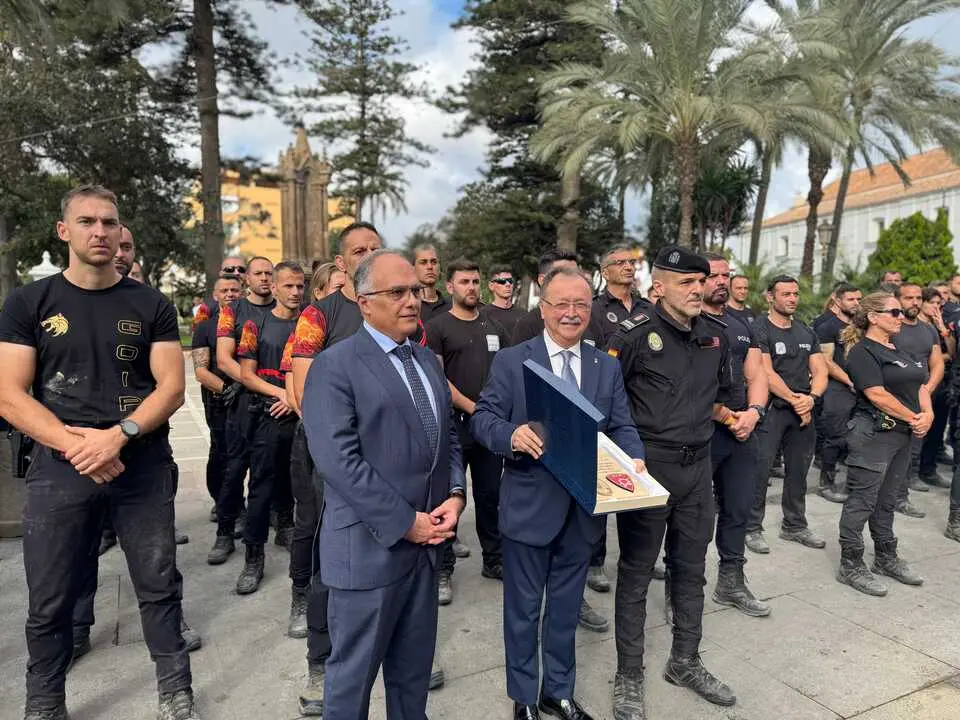 Clausura curso "Control de Masas" de la Polic&iacute;a Local / E. Arteaga