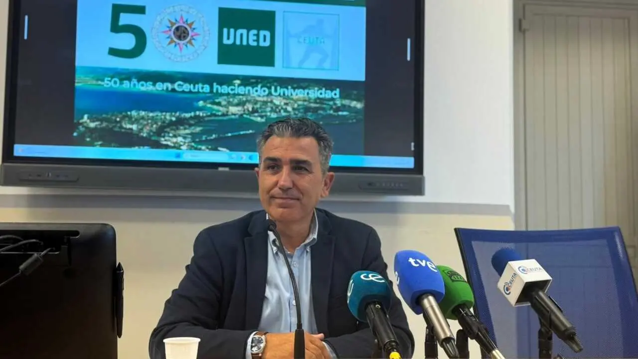 Carlos Rontom&eacute;, director de la UNED en Ceuta / E. Arteaga