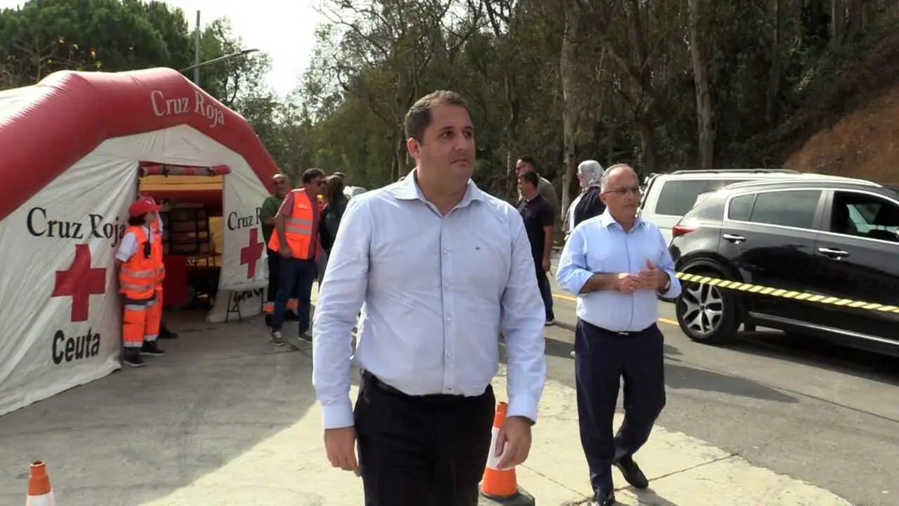 Los consejeros Ram&iacute;rez y Gait&aacute;n, en el puesto de mando avanzado desplegado con motivo del d&iacute;a de 'La Mochila'