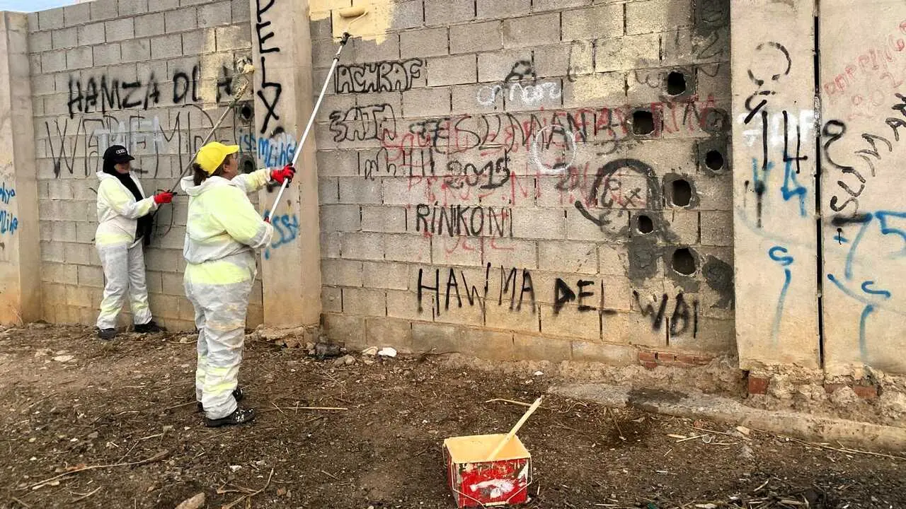 La Ciudad intensifica las labores de limpieza y mantenimiento en varias barriadas