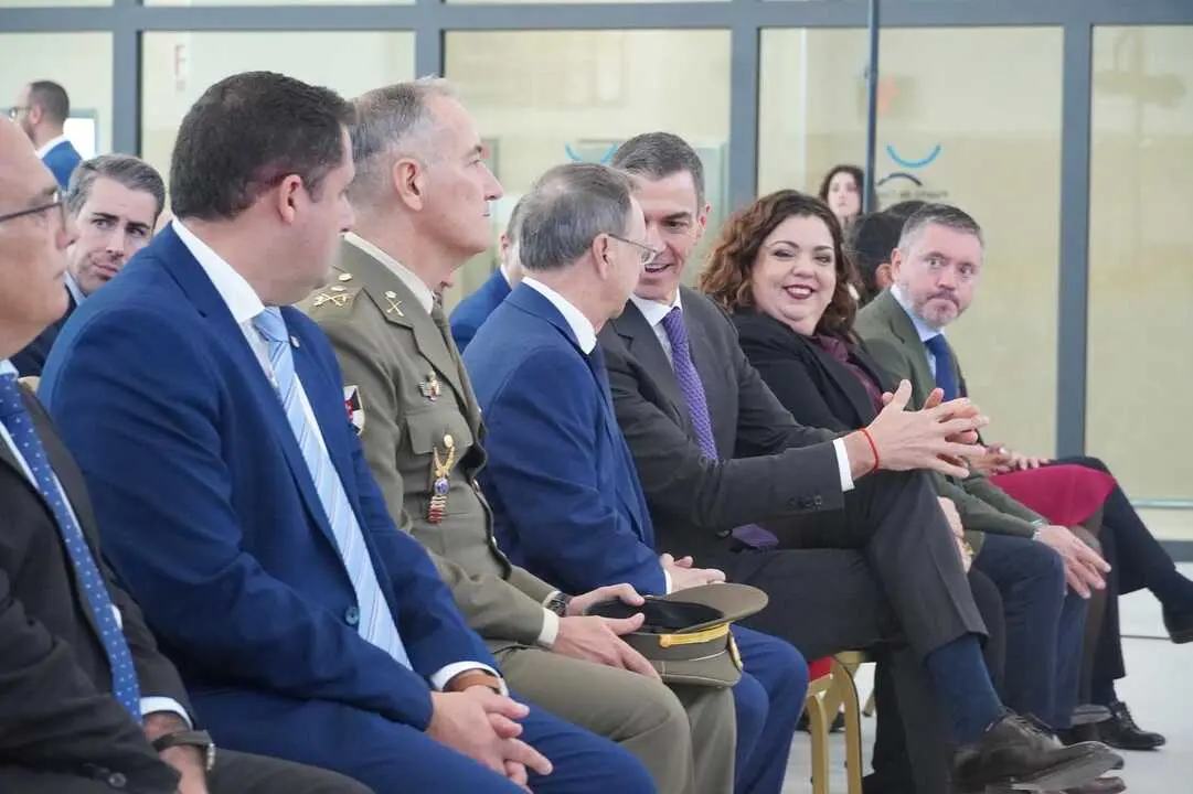 Visita de Pedro S&aacute;nchez a la nueva estaci&oacute;n mar&iacute;tima de Ceuta . Zapico