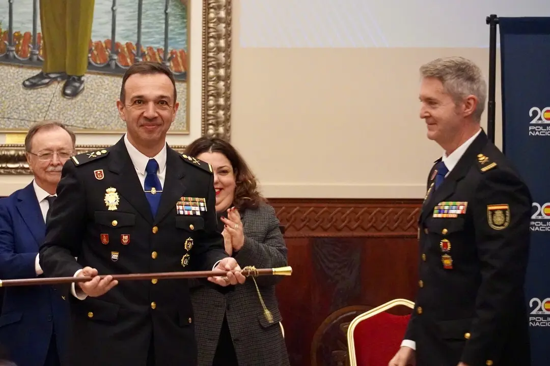 Eloy Rom&aacute;n L&oacute;pez toma posesi&oacute;n como nuevo Jefe Superior de Polic&iacute;a en Ceuta / M. Zapico