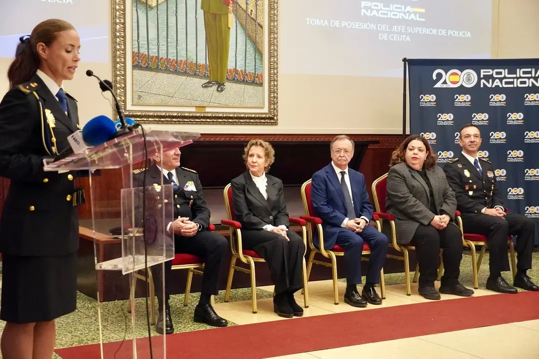 Eloy Rom&aacute;n L&oacute;pez toma posesi&oacute;n como nuevo Jefe Superior de Polic&iacute;a en Ceuta / M.Zapico