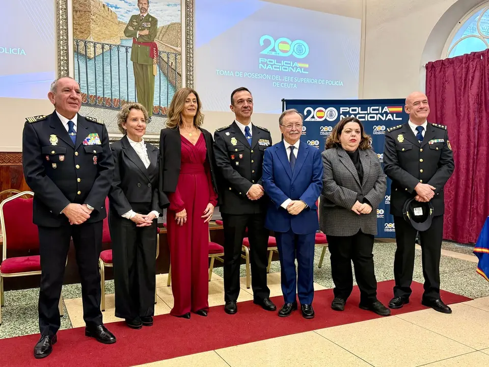 Eloy Rom&aacute;n L&oacute;pez toma posesi&oacute;n como nuevo Jefe Superior de Polic&iacute;a en Ceuta / M. Zapico