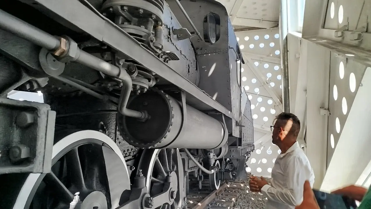 Ferrocarril locomotora Gabriel Fern&aacute;ndez Ahumada