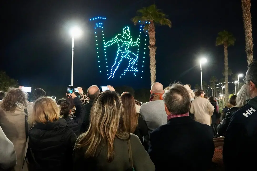 Espect&aacute;culo de luces con drones /M. Zapico