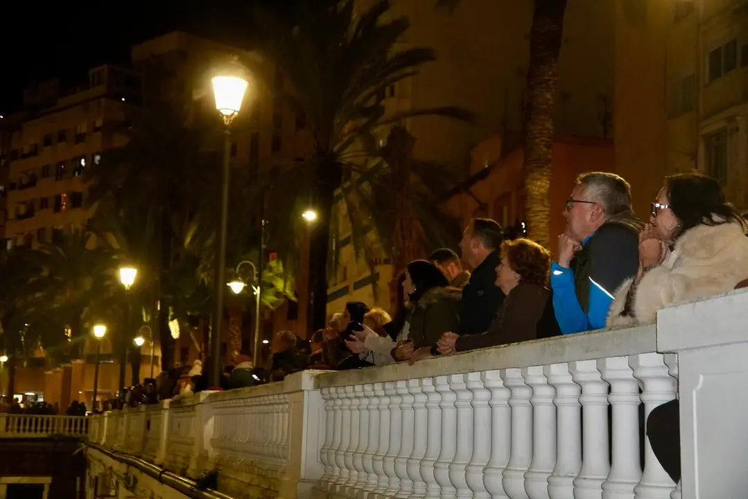 Espect&aacute;culo de luces con drones /M. Zapico