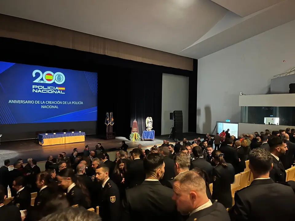 homenaje a la Polic&iacute;a Nacional 202 aniversario