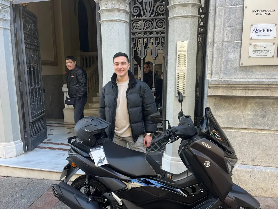 Francisco S&aacute;nchez, ganador de la motocicleta./ J.A. Gonz&aacute;lez