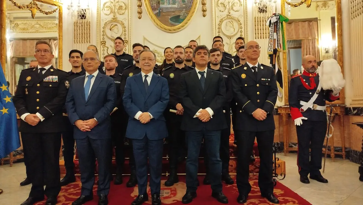 Toma de Posesi&oacute;n de los nuevos polic&iacute;a locales de Ceuta / S. I.
