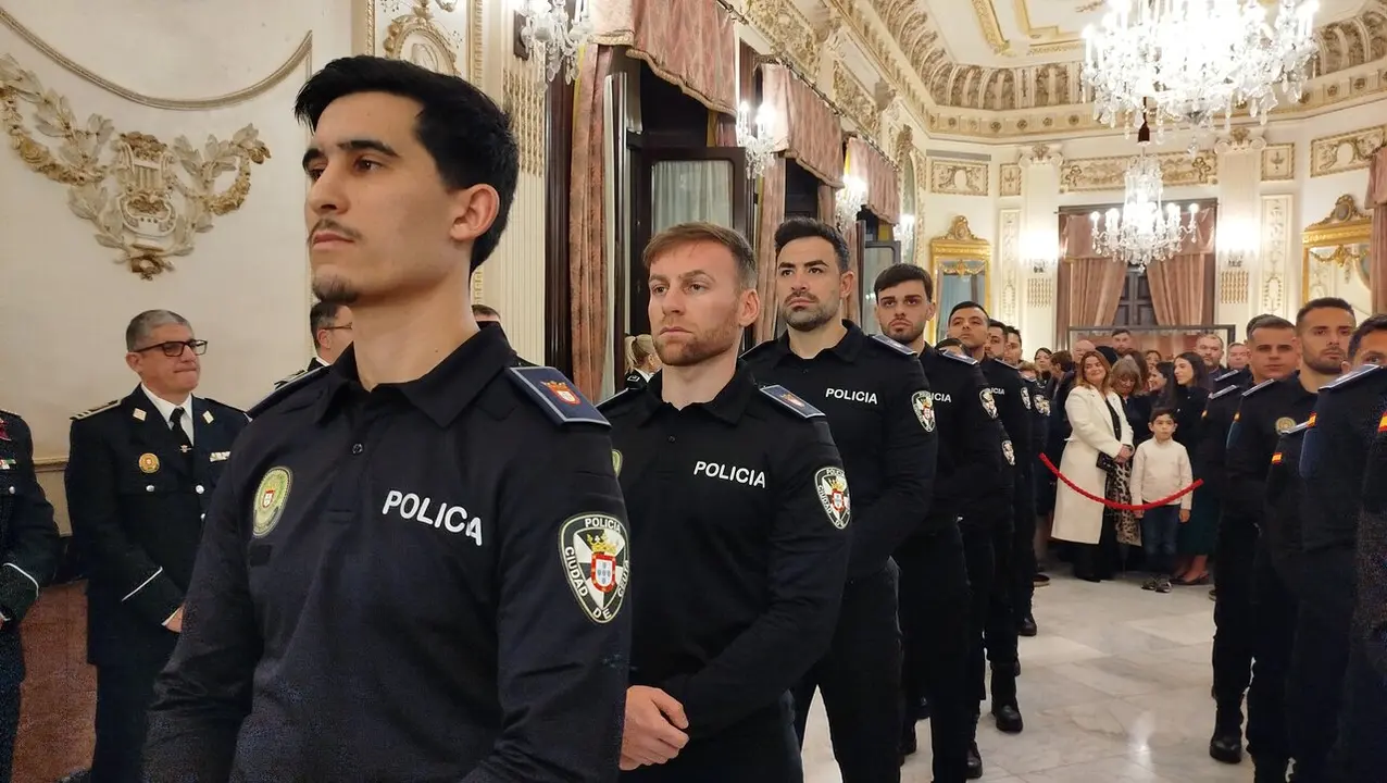 Toma de Posesi&oacute;n de los nuevos polic&iacute;a locales de Ceuta / S. I.
