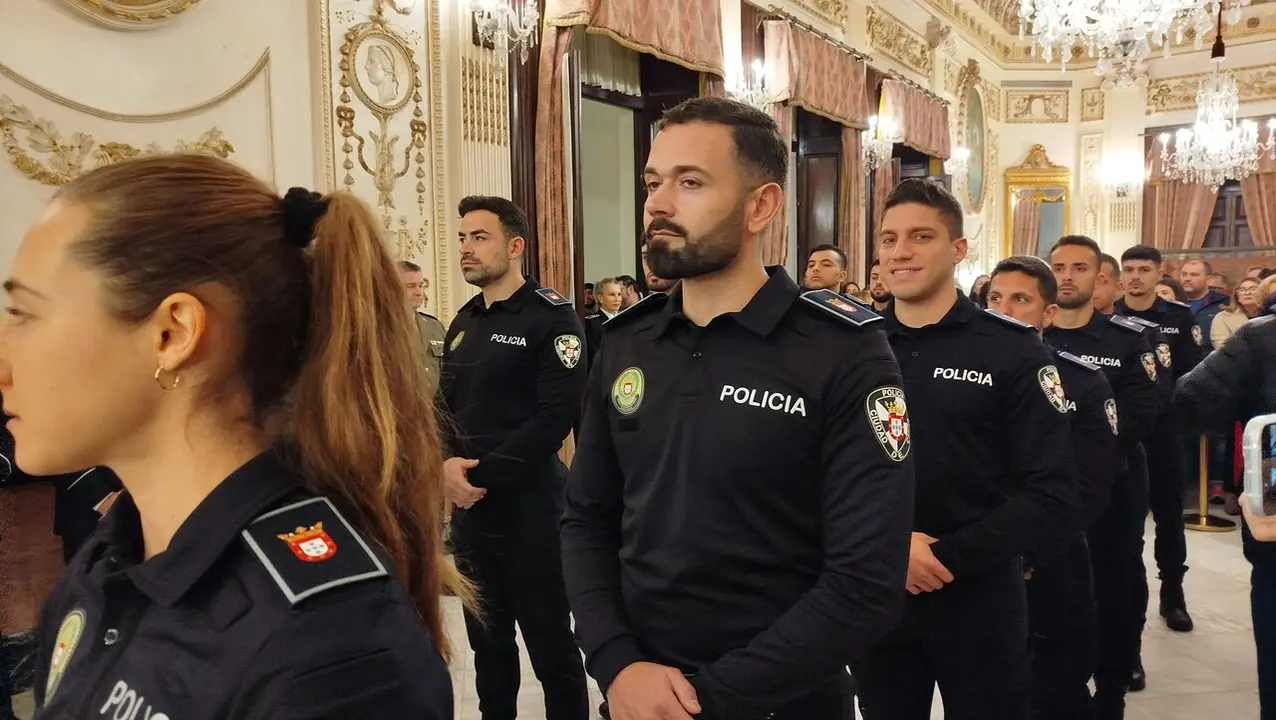 Toma de Posesi&oacute;n de los nuevos polic&iacute;a locales de Ceuta / S. I.