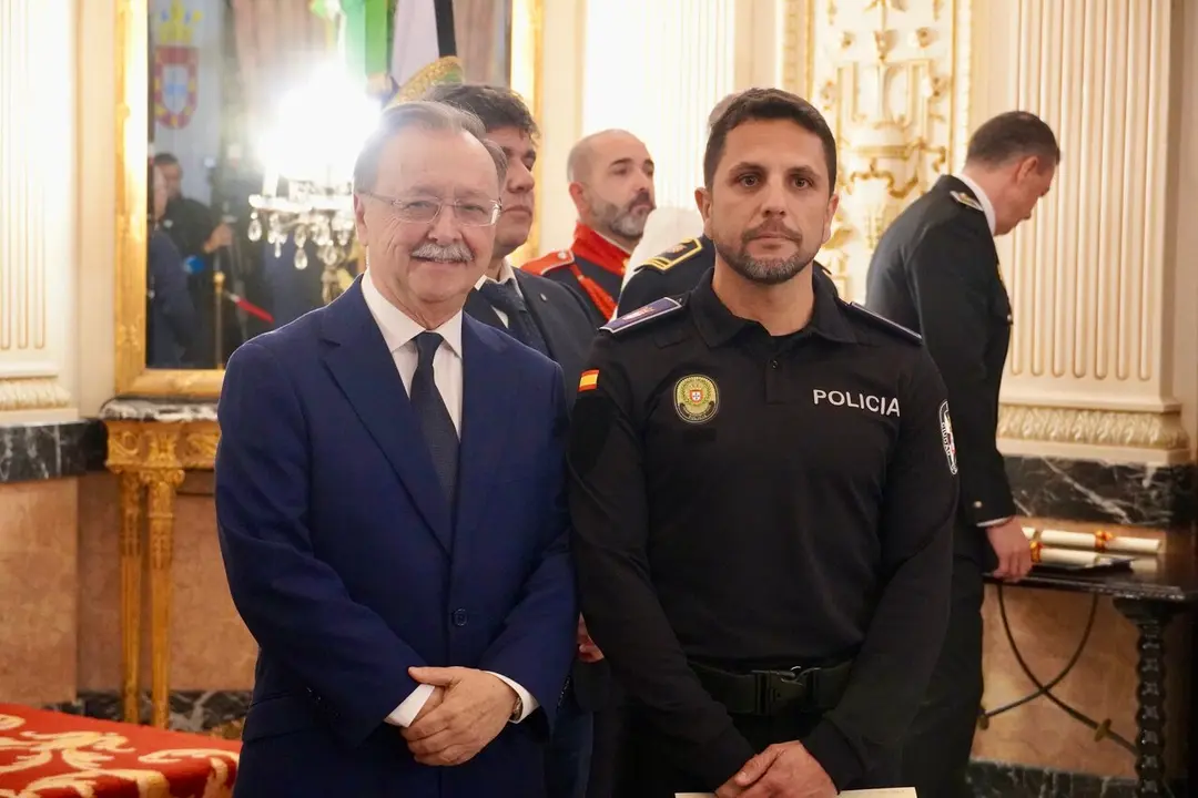 Toma posesi&oacute;n agente polic&iacute;a local / M.Zapico