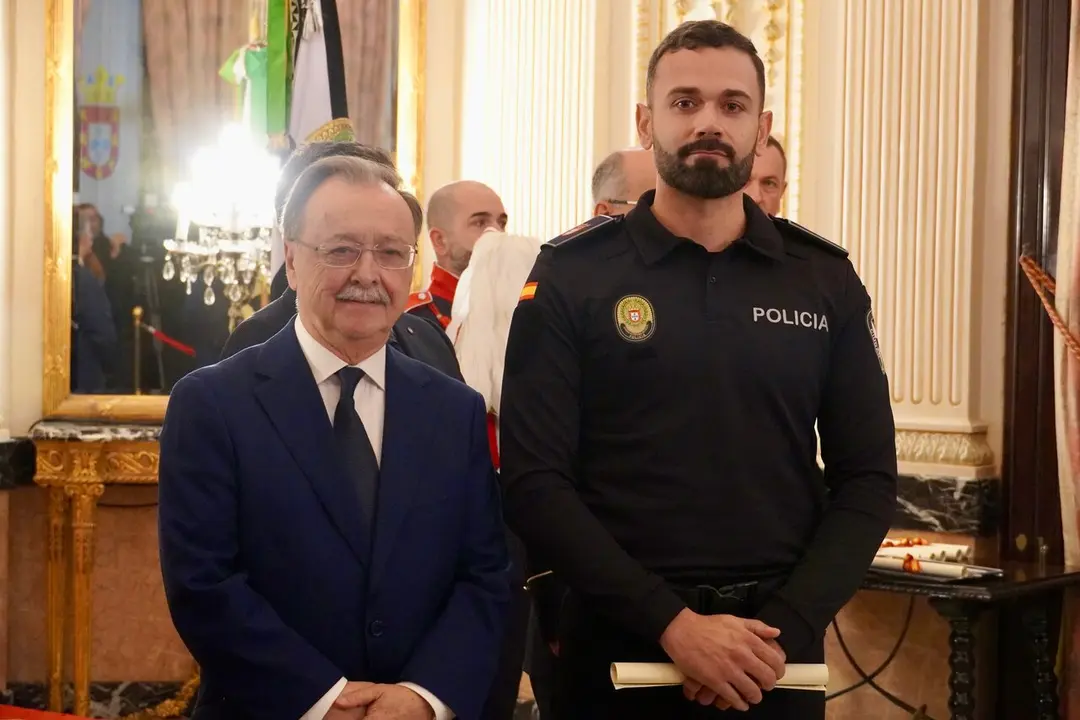 Toma posesi&oacute;n agente polic&iacute;a local / M.Zapico