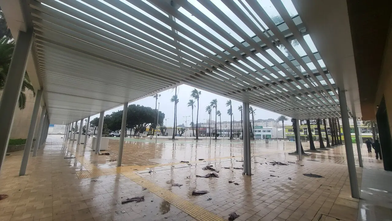 Estaci&oacute;n Mar&iacute;tima vac&iacute;a por el temporal / C.A.