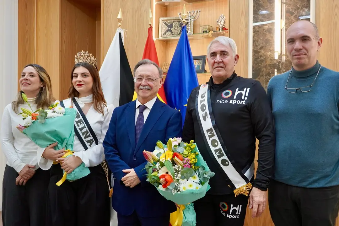 Recepci&oacute;n oficial a la Reina del Carnaval y al Dios Momo / M.zapico