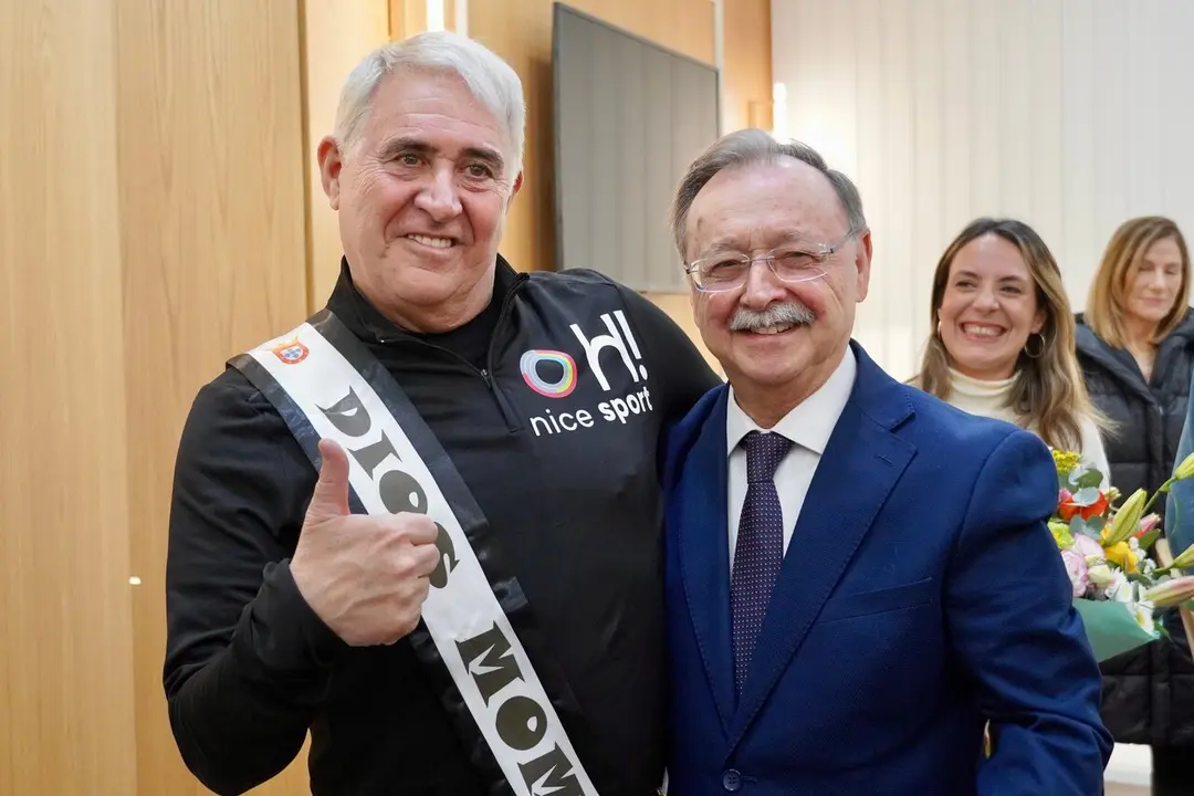 Recepci&oacute;n oficial a la Reina del Carnaval y al Dios Momo / M.zapico