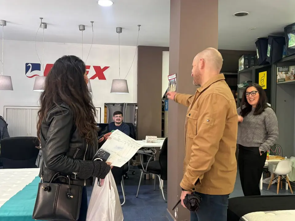Rally de Compras / Alma Palomino