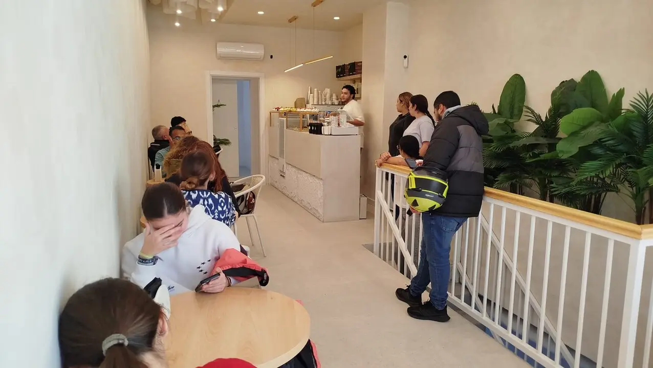 Inauguraci&oacute;n cafeter&iacute;a Aura / S.I